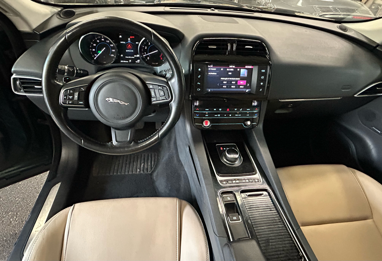 Jaguar F-Pace 25t Premium AWD 2018