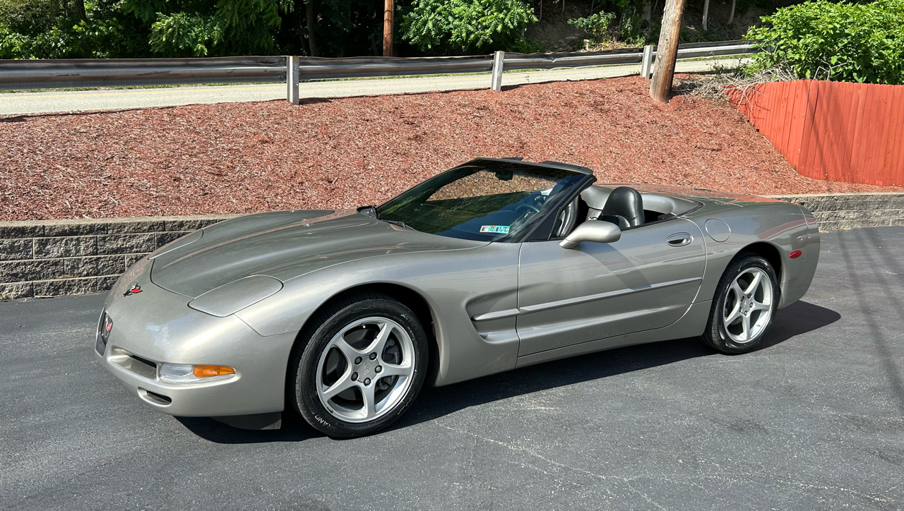 Chevrolet Corvette 2dr Convertible 2000