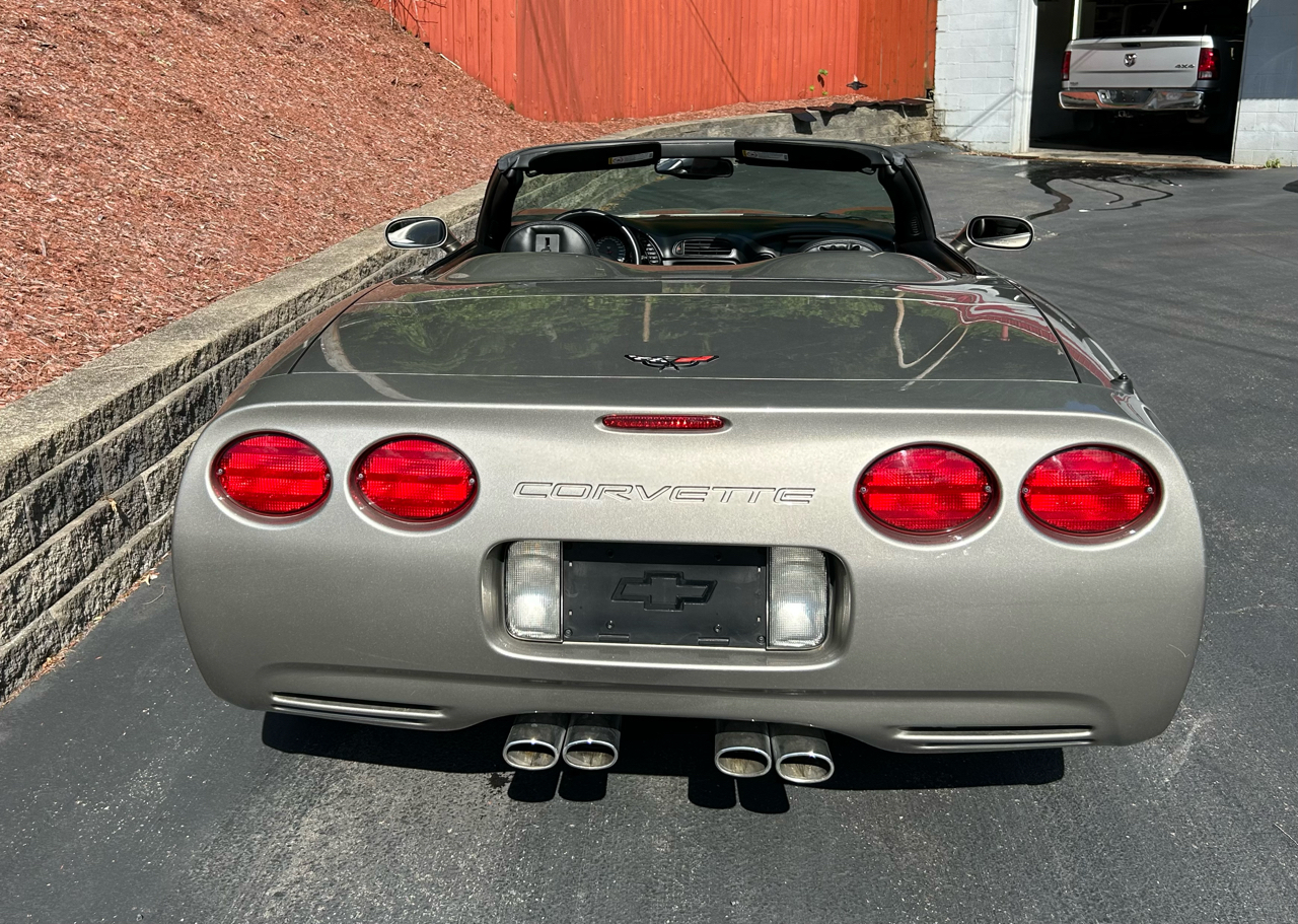 Chevrolet Corvette 2dr Convertible 2000