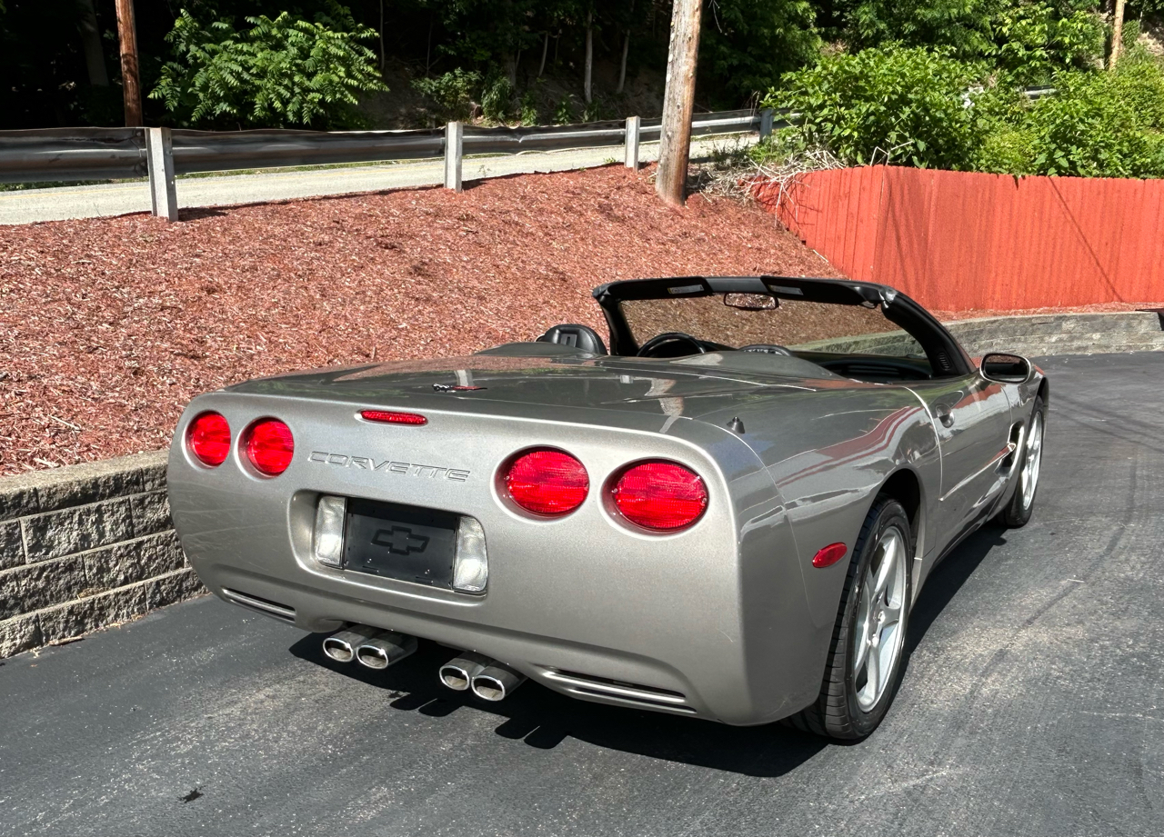 Chevrolet Corvette 2dr Convertible 2000