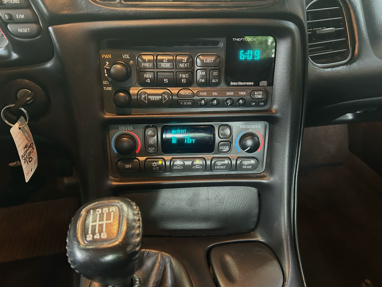 Chevrolet Corvette 2dr Convertible 2000