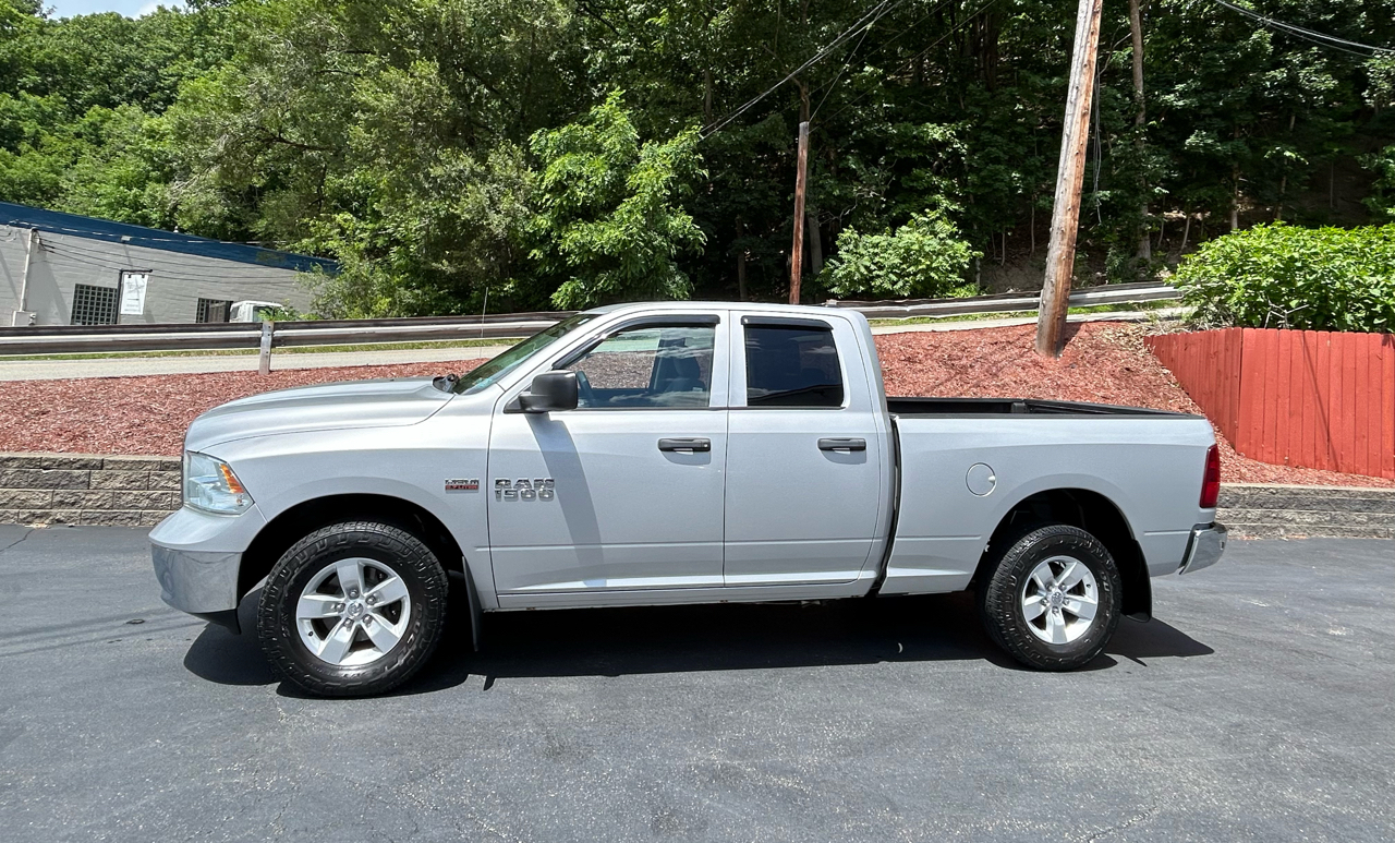 RAM 1500 4WD Quad Cab 140.5" Tradesman 2014