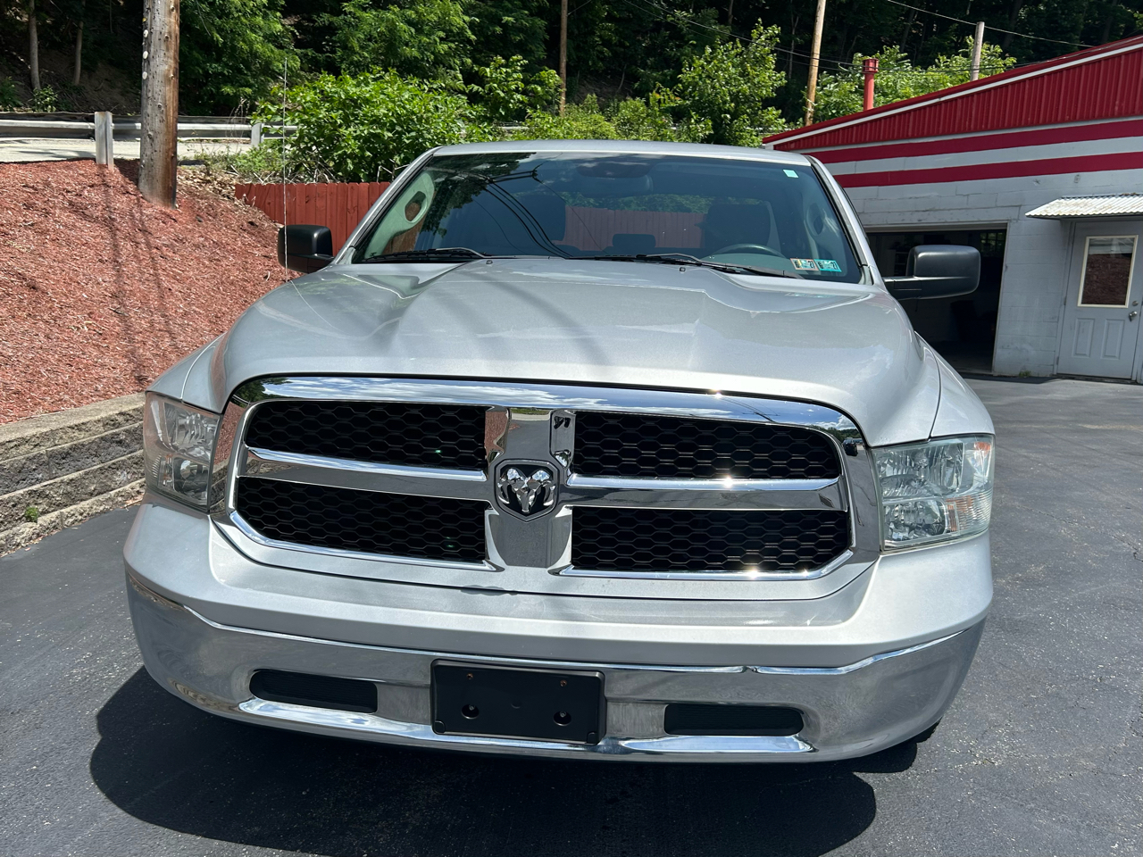 RAM 1500 4WD Quad Cab 140.5" Tradesman 2014