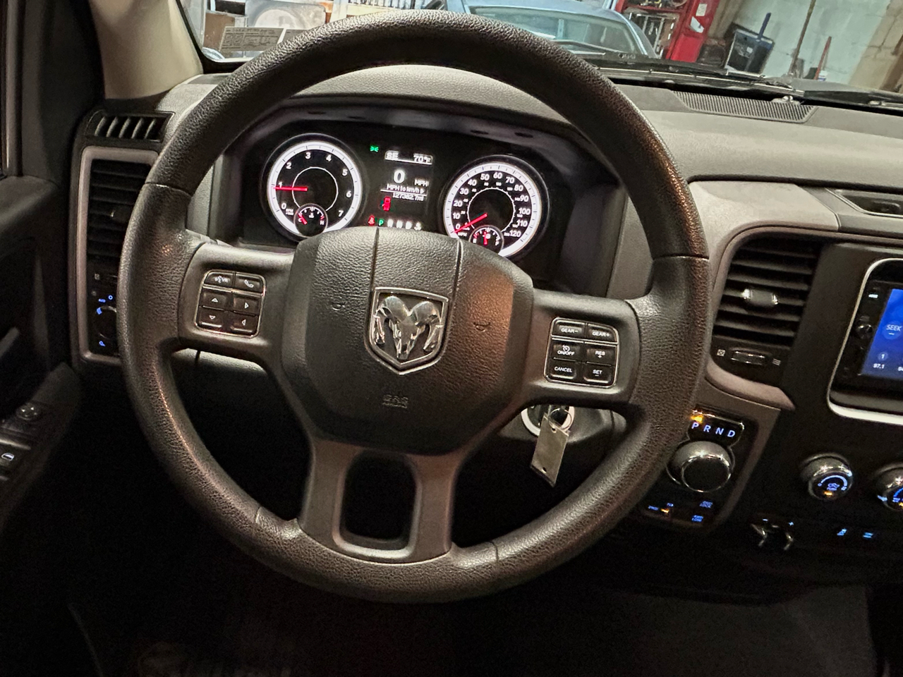 RAM 1500 4WD Quad Cab 140.5" Tradesman 2014