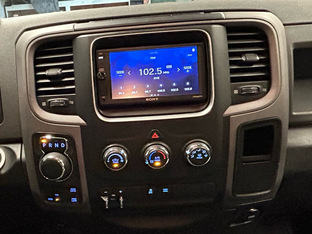 RAM 1500 4WD Quad Cab 140.5" Tradesman 2014