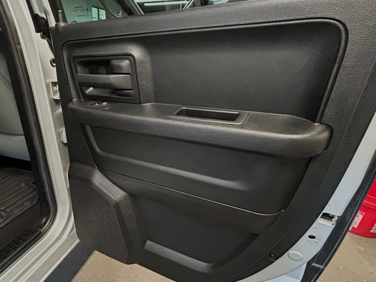 RAM 1500 4WD Quad Cab 140.5" Tradesman 2014