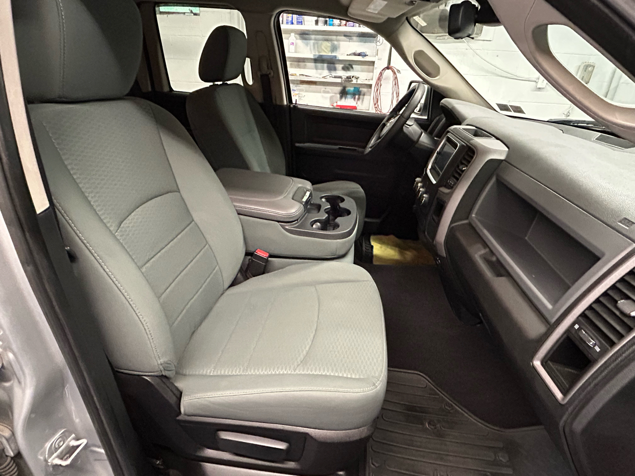 RAM 1500 4WD Quad Cab 140.5" Tradesman 2014