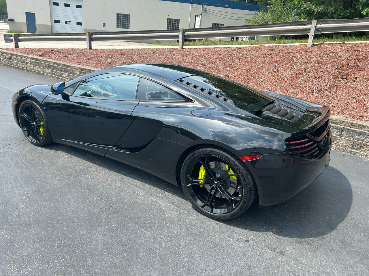 McLaren MP4-12c  2012
