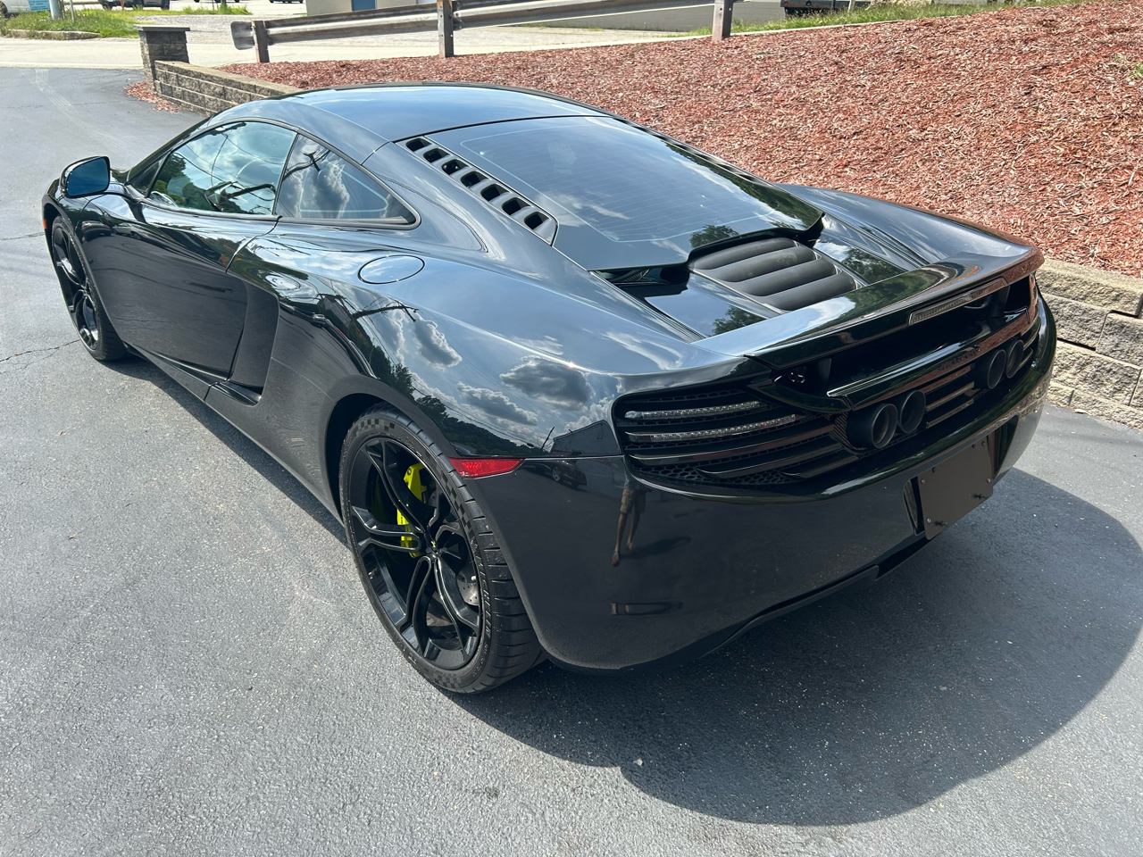McLaren MP4-12c  2012
