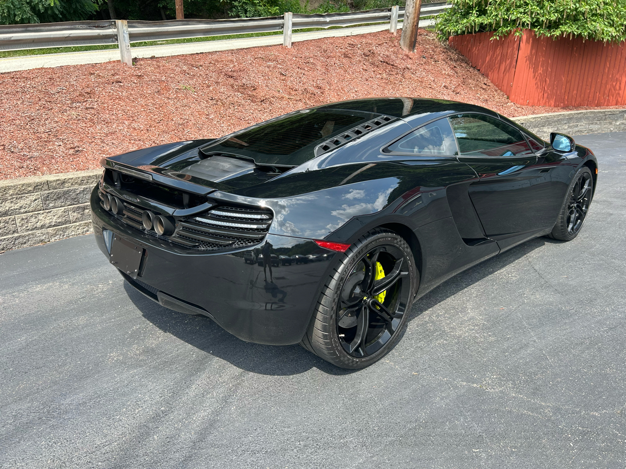 McLaren MP4-12c  2012