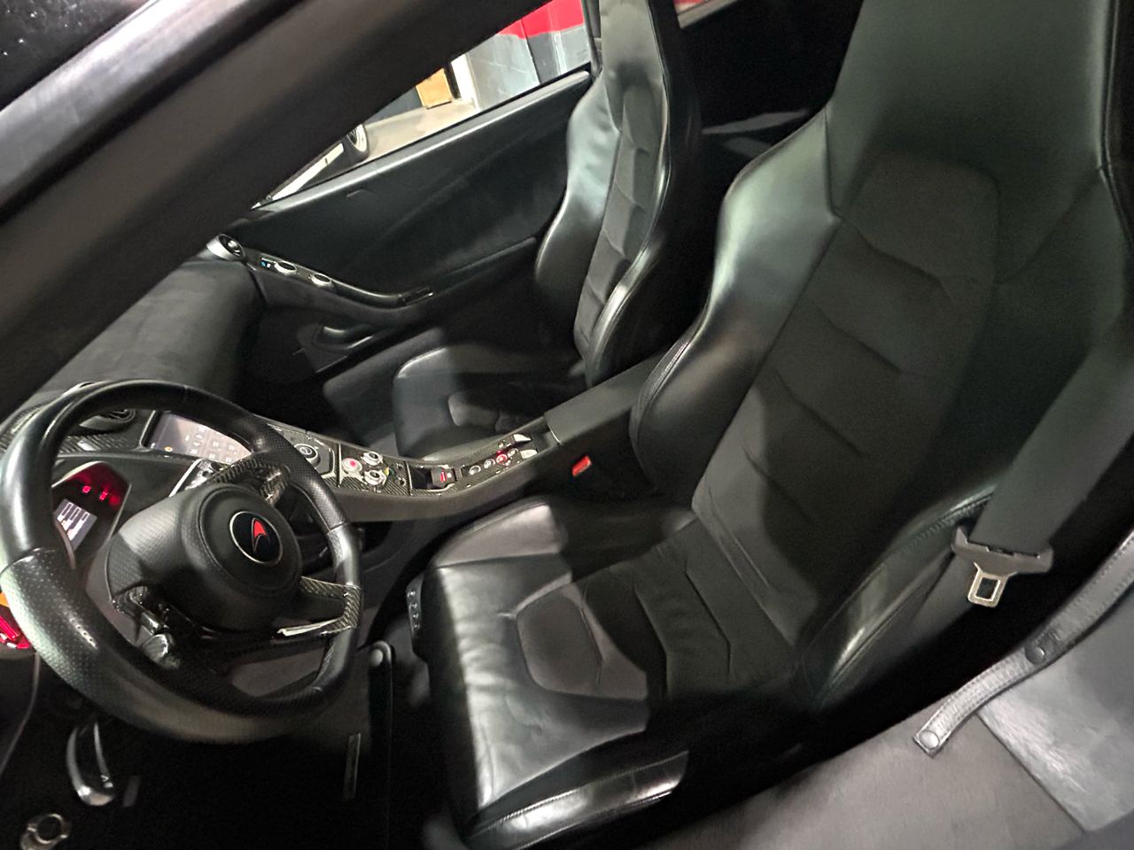 McLaren MP4-12c  2012