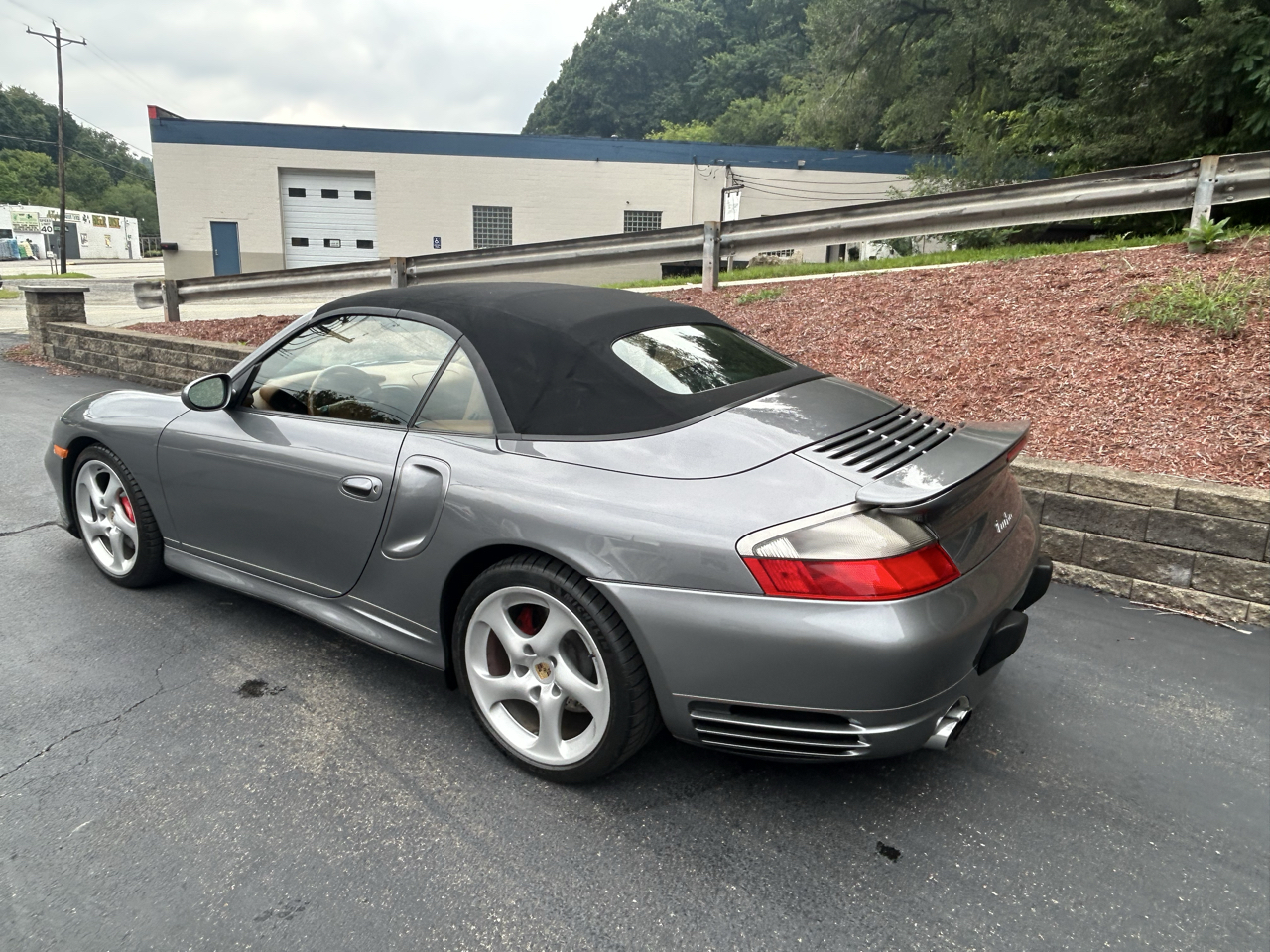 Porsche 911 2dr Cabriolet Turbo Tiptronic 2004