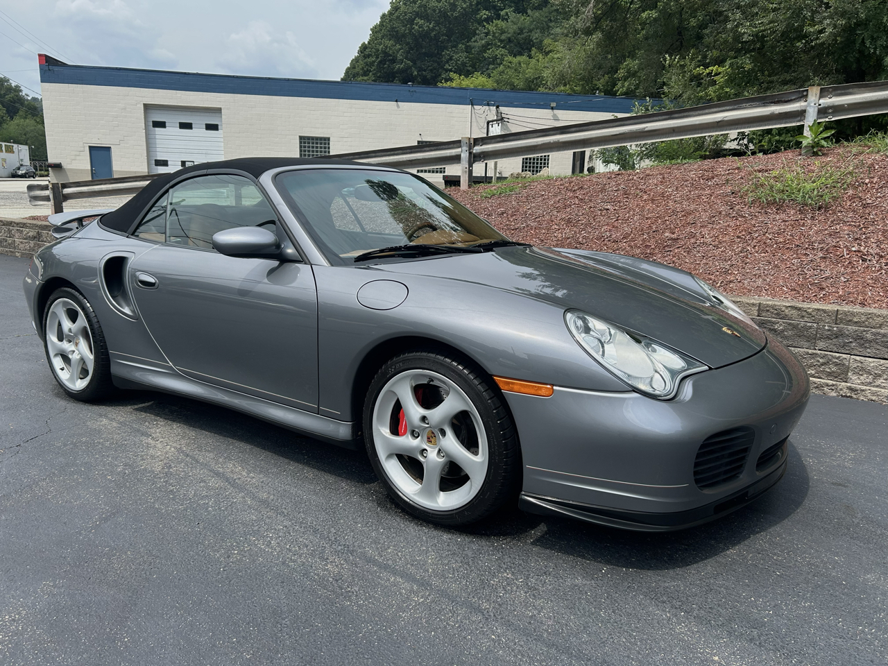 Porsche 911 2dr Cabriolet Turbo Tiptronic 2004
