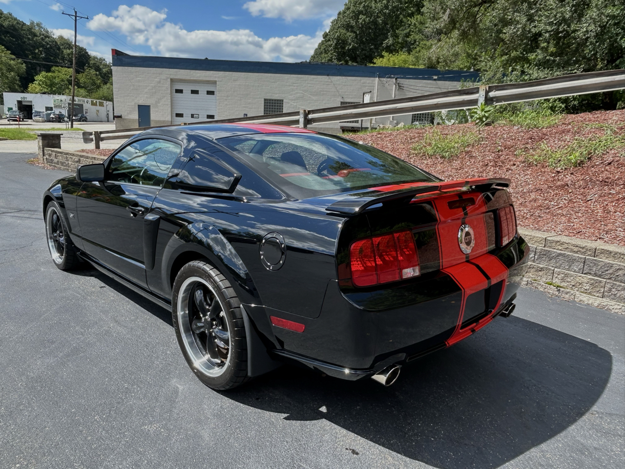 Ford Mustang 2dr Cpe GT Deluxe 2008
