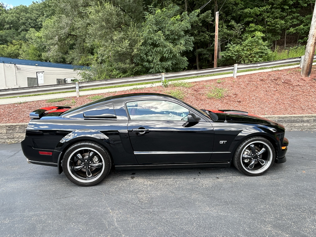 Ford Mustang 2dr Cpe GT Deluxe 2008