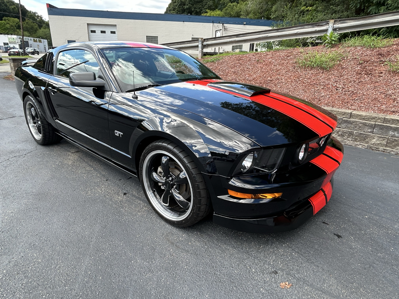 Ford Mustang 2dr Cpe GT Deluxe 2008