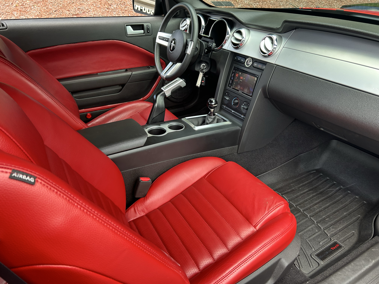 Ford Mustang 2dr Cpe GT Deluxe 2008