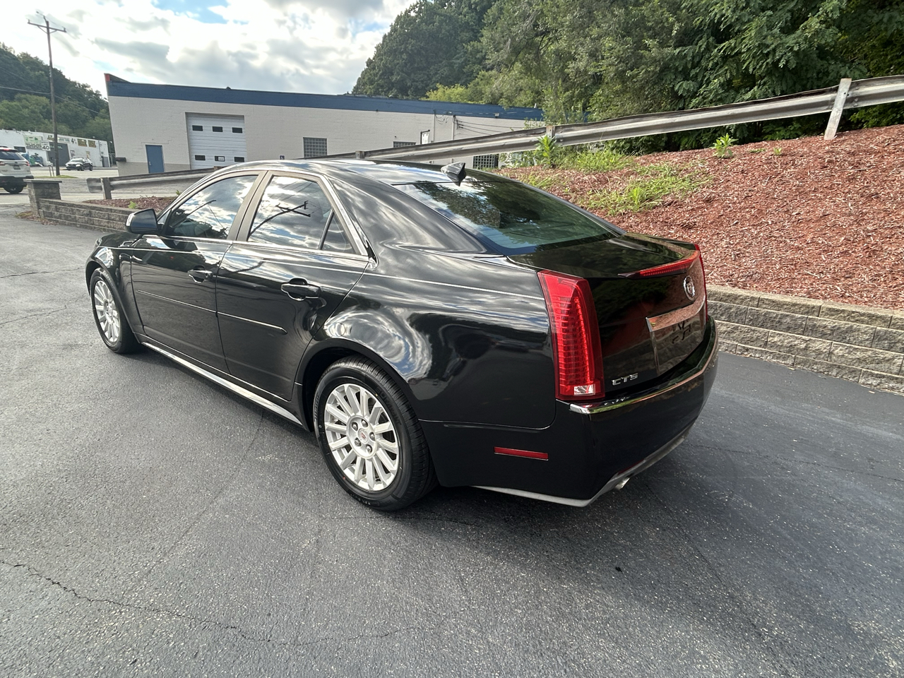 Cadillac CTS Sedan 4dr Sdn 3.0L RWD 2011