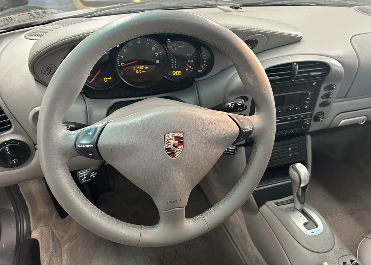 Porsche 911 2dr Cpe Carrera 4S Tiptronic 2004