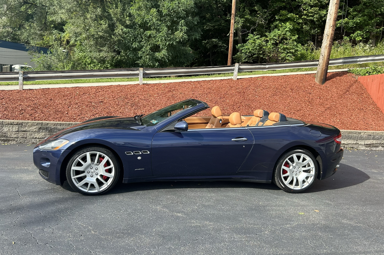 Maserati GranTurismo Convertible 2dr Conv GranTurismo 2011