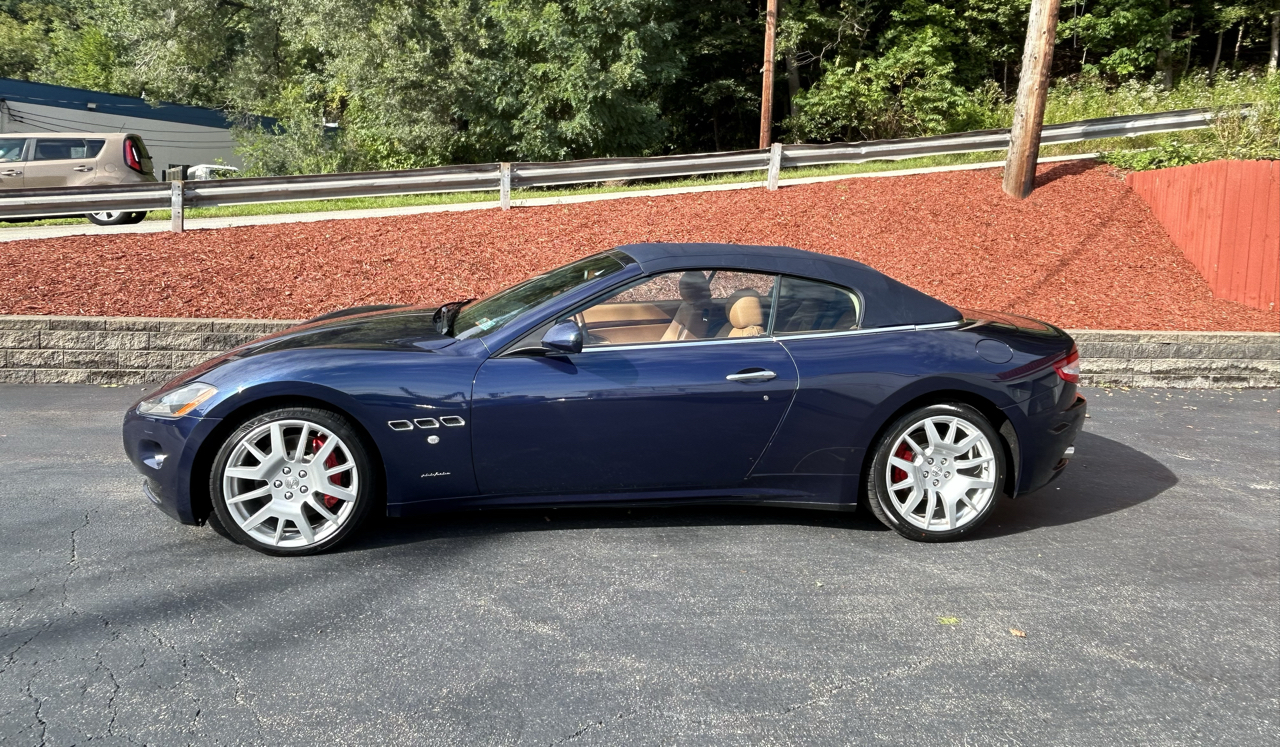 Maserati GranTurismo Convertible 2dr Conv GranTurismo 2011