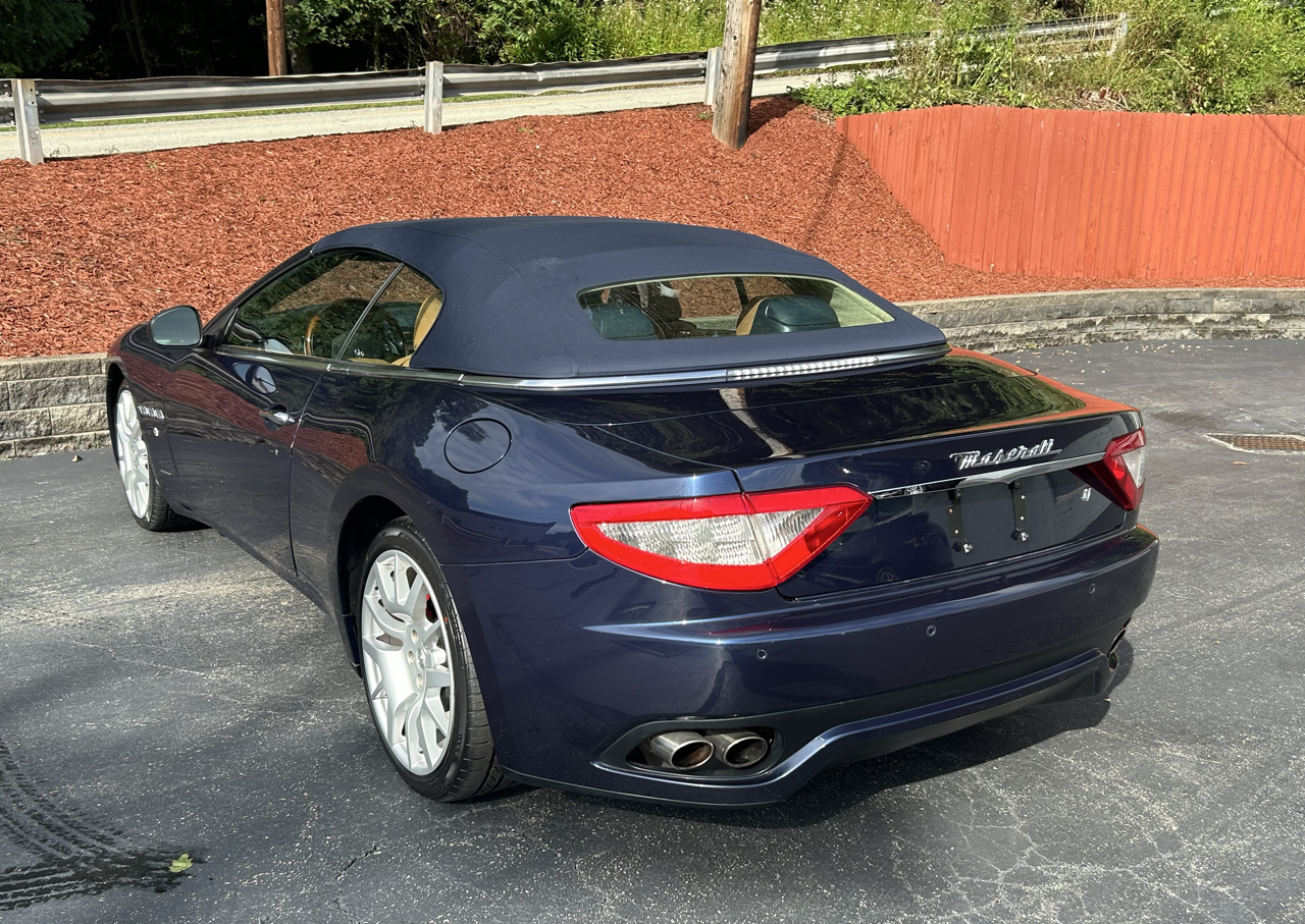 Maserati GranTurismo Convertible 2dr Conv GranTurismo 2011