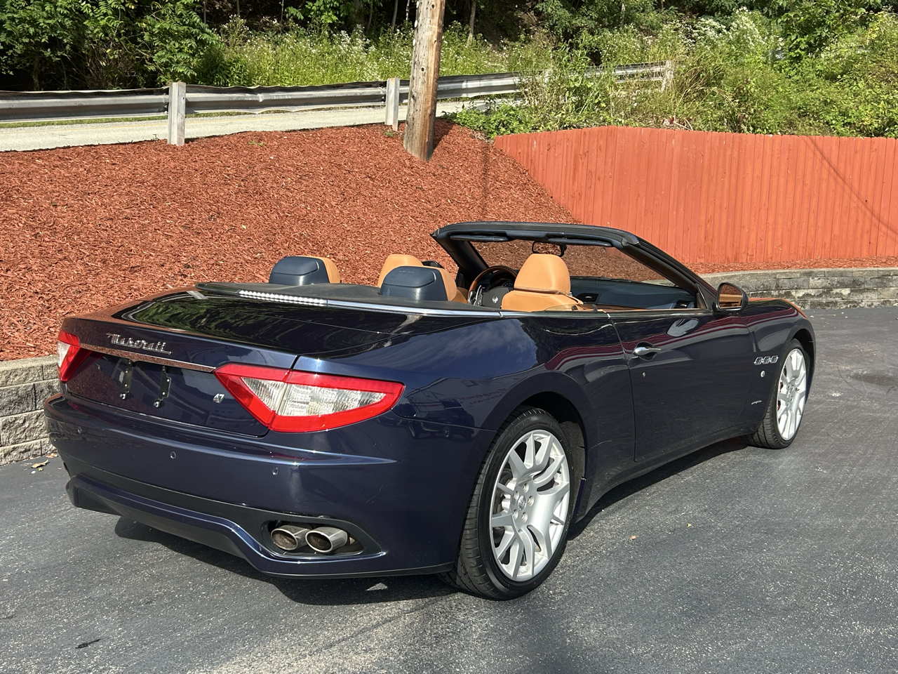 Maserati GranTurismo Convertible 2dr Conv GranTurismo 2011