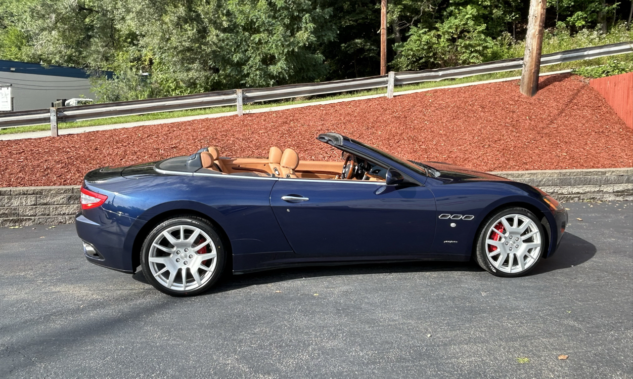 Maserati GranTurismo Convertible 2dr Conv GranTurismo 2011
