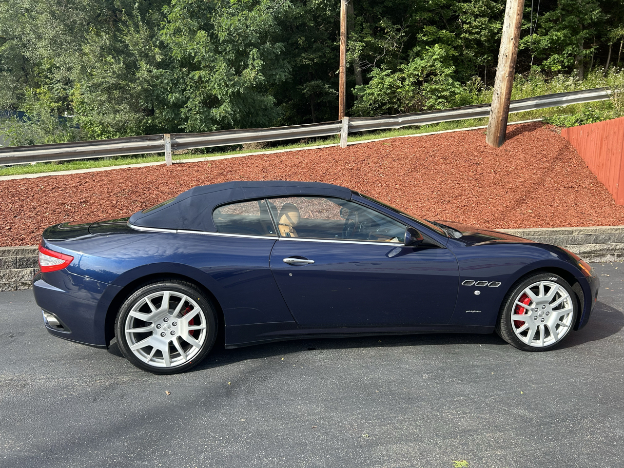 Maserati GranTurismo Convertible 2dr Conv GranTurismo 2011