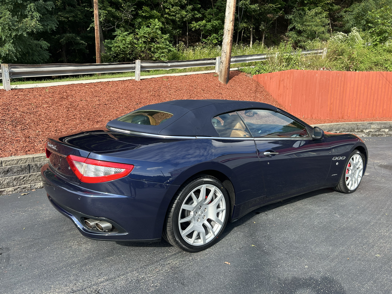 Maserati GranTurismo Convertible 2dr Conv GranTurismo 2011