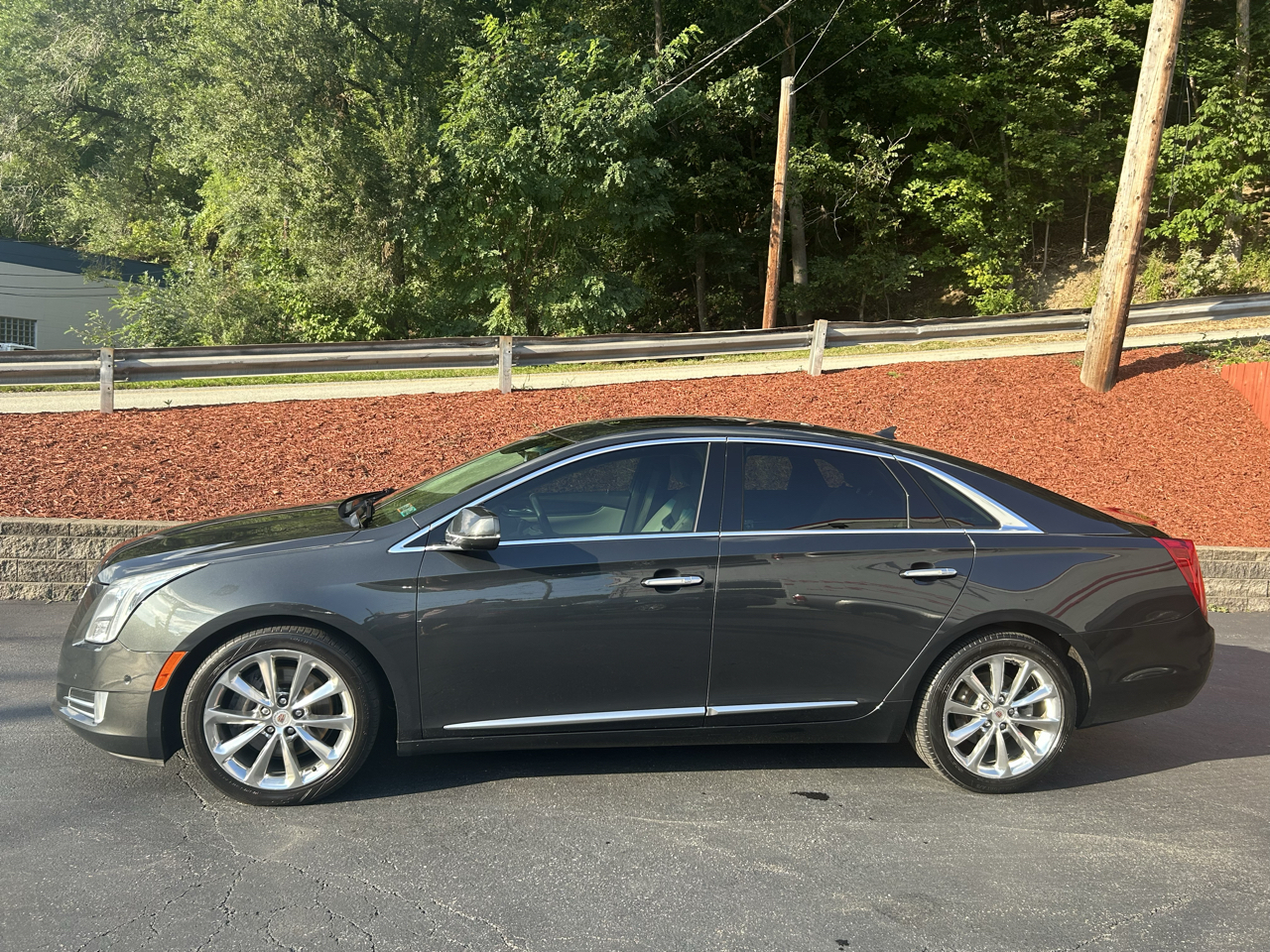 Cadillac XTS 4dr Sdn Luxury FWD 2014