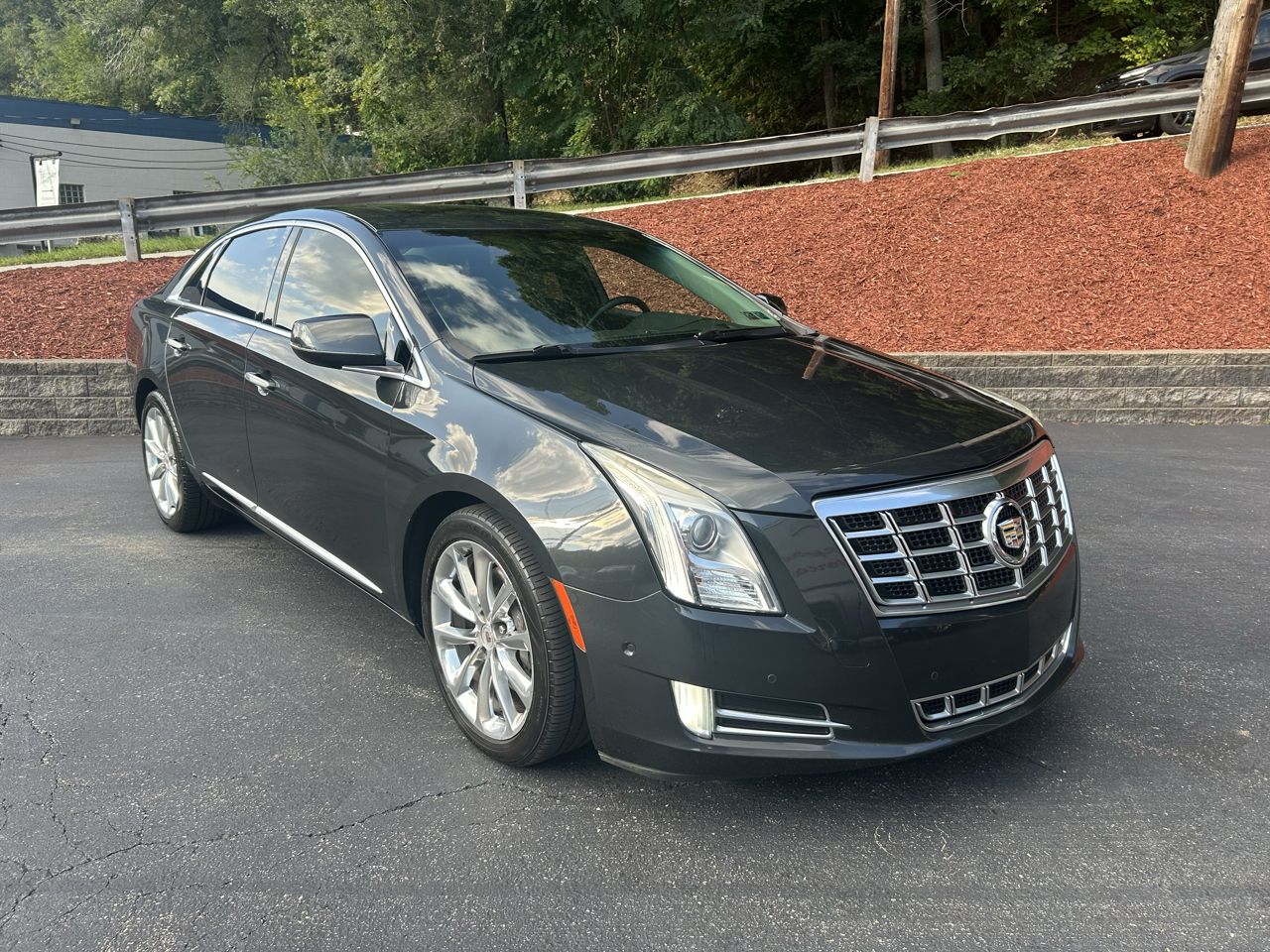 Cadillac XTS 4dr Sdn Luxury FWD 2014