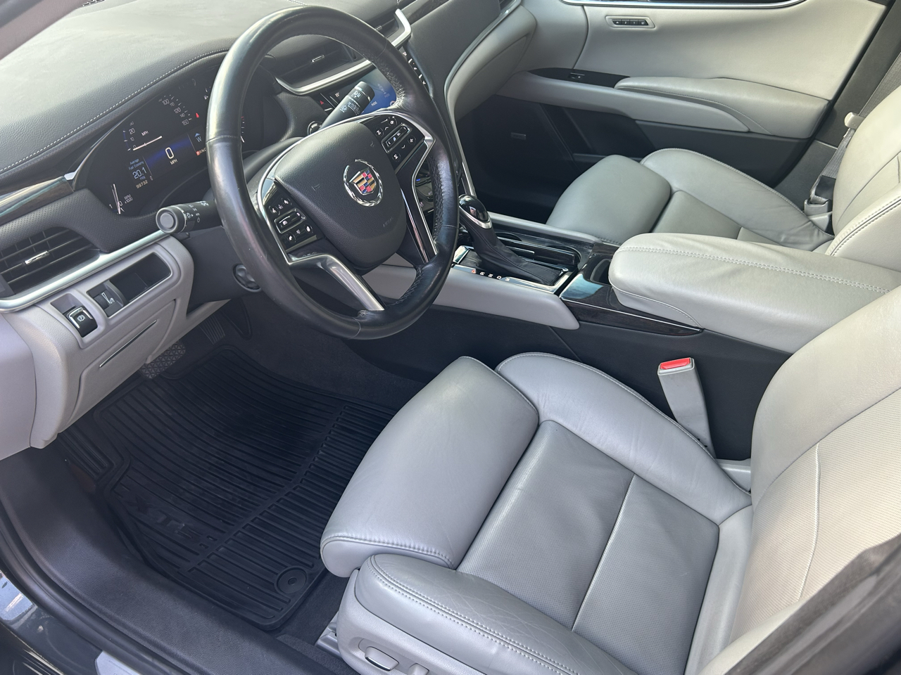 Cadillac XTS 4dr Sdn Luxury FWD 2014
