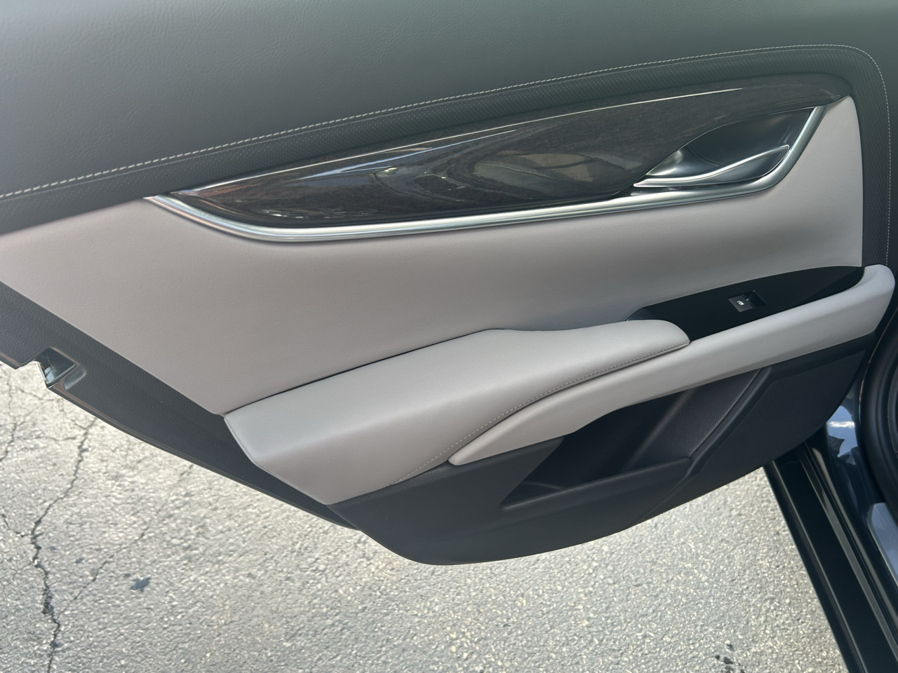 Cadillac XTS 4dr Sdn Luxury FWD 2014
