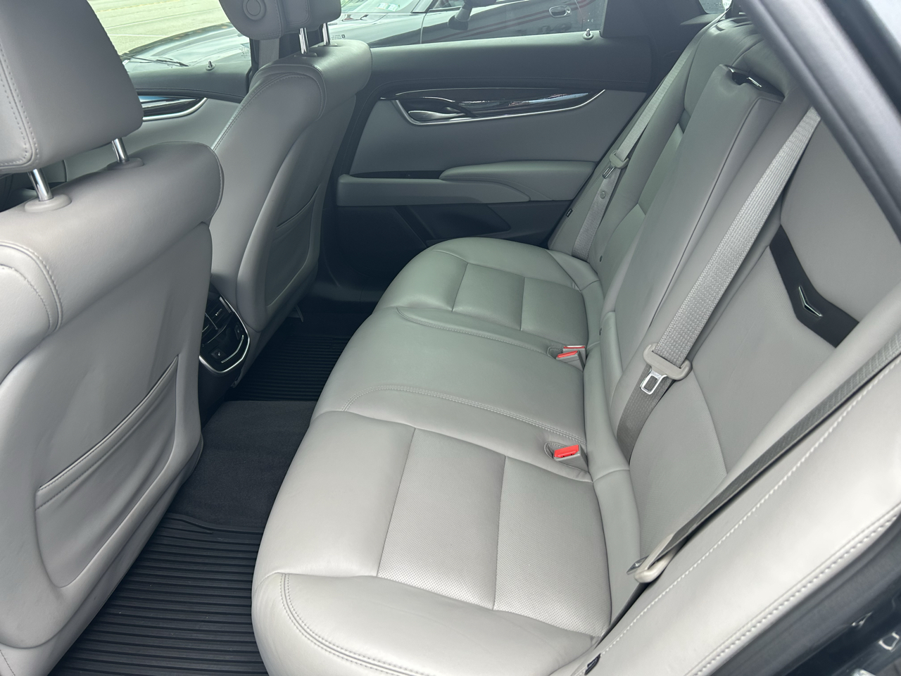 Cadillac XTS 4dr Sdn Luxury FWD 2014