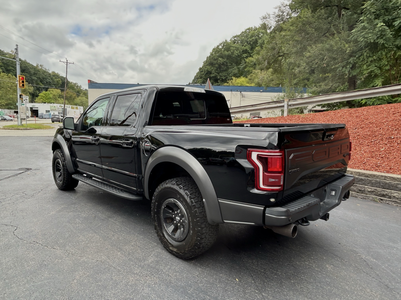 Ford F-150 Raptor 4WD SuperCrew 5.5' Box 2017