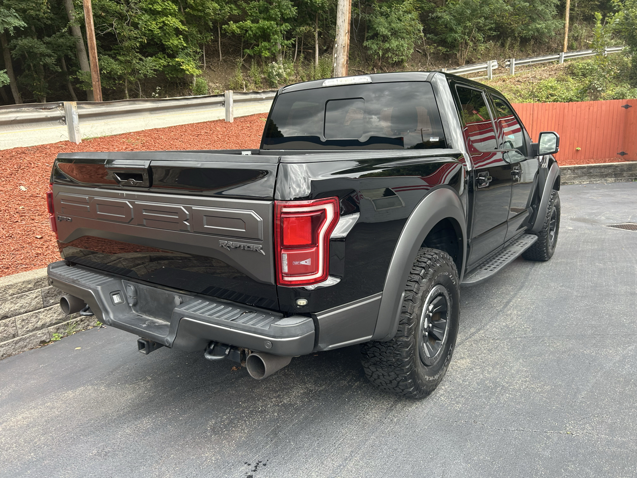 Ford F-150 Raptor 4WD SuperCrew 5.5' Box 2017
