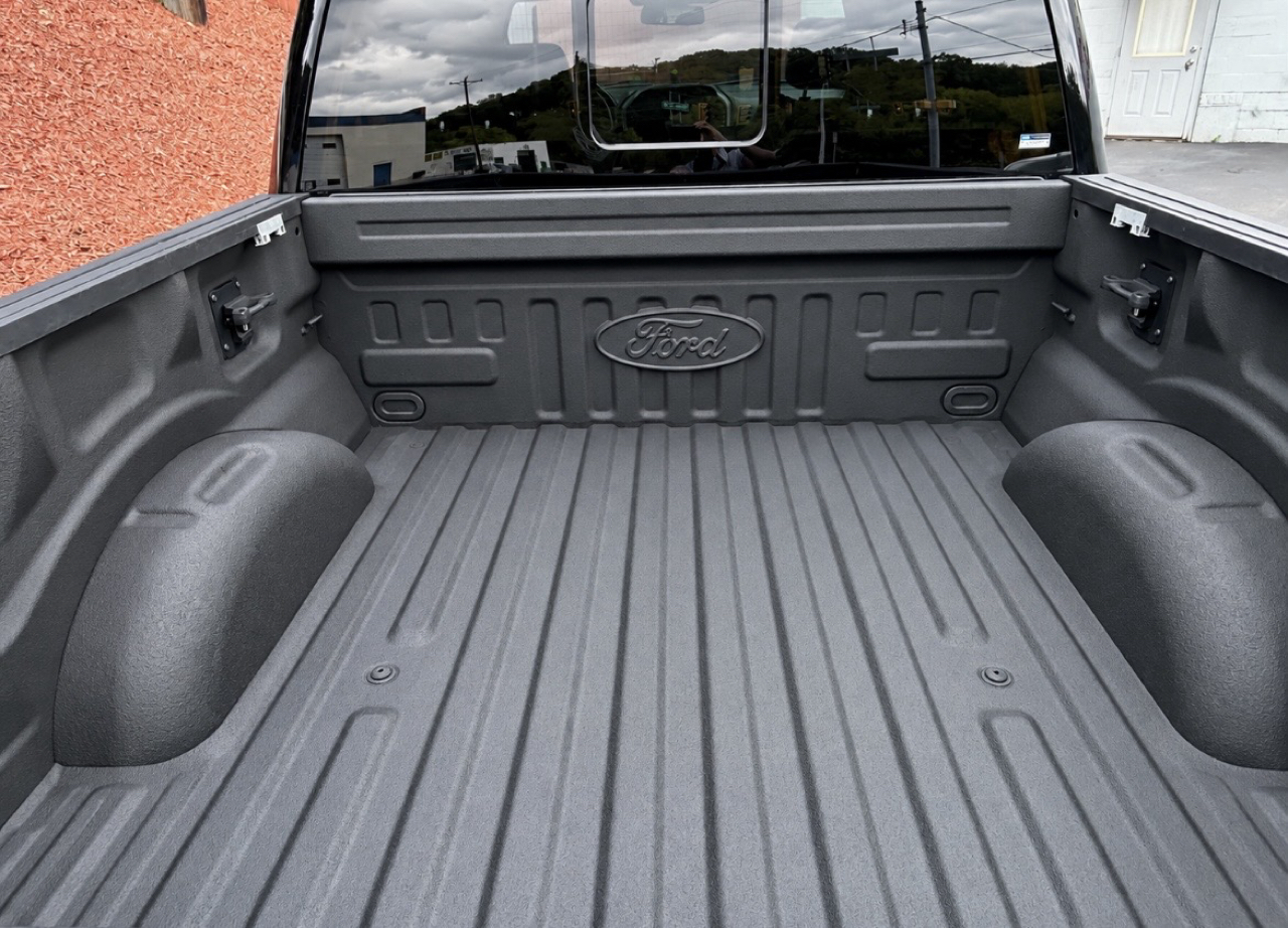 Ford F-150 Raptor 4WD SuperCrew 5.5' Box 2017