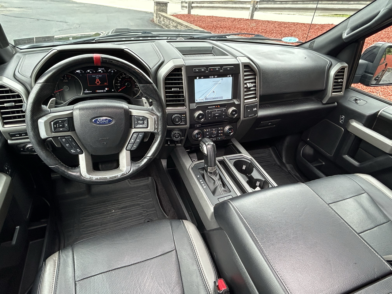 Ford F-150 Raptor 4WD SuperCrew 5.5' Box 2017
