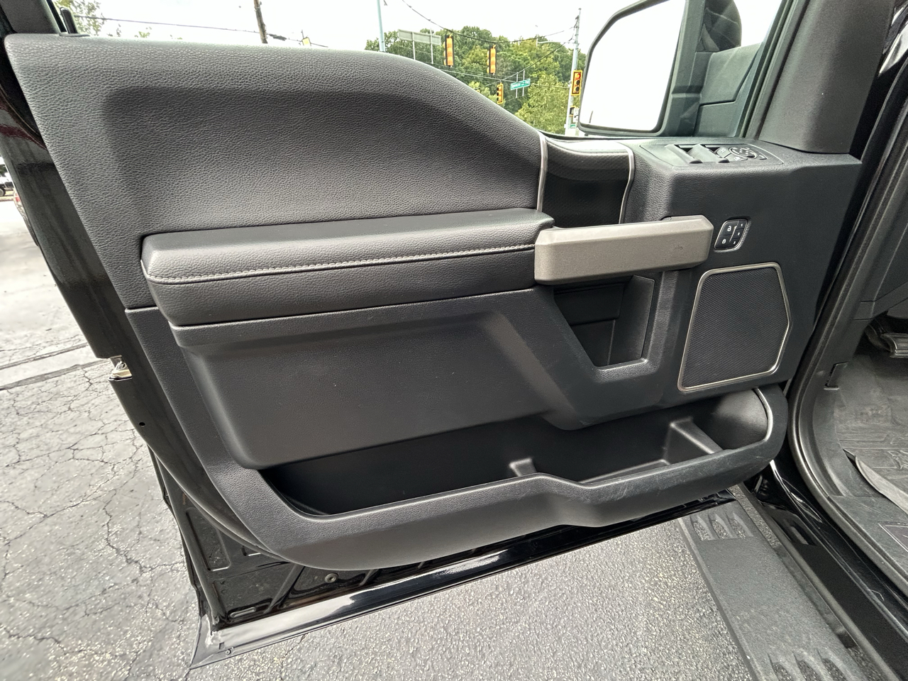 Ford F-150 Raptor 4WD SuperCrew 5.5' Box 2017