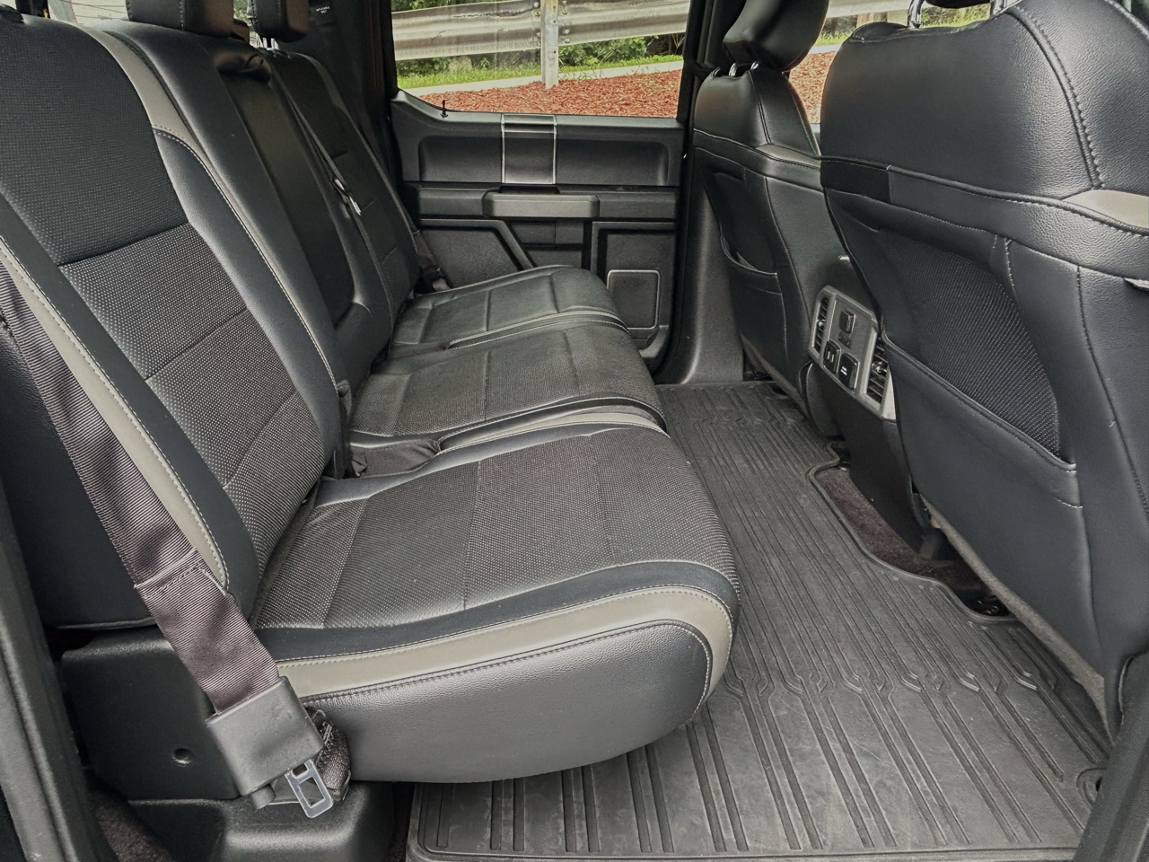Ford F-150 Raptor 4WD SuperCrew 5.5' Box 2017