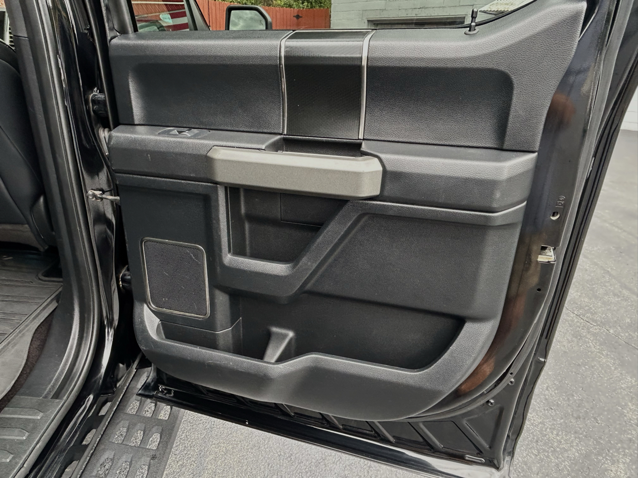 Ford F-150 Raptor 4WD SuperCrew 5.5' Box 2017