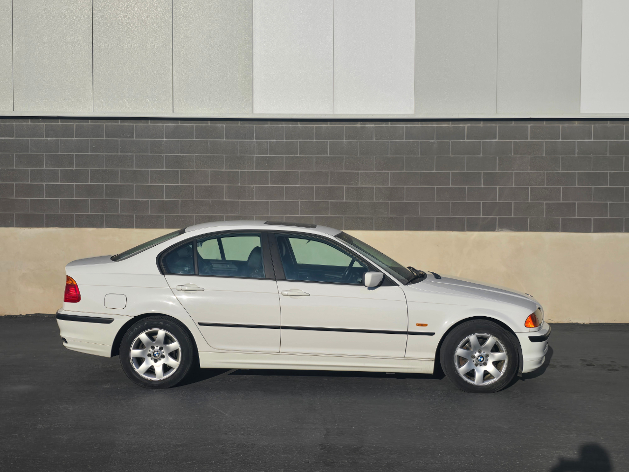 BMW 3-Series 325i 2001 BMW 3-Series 325i 2001