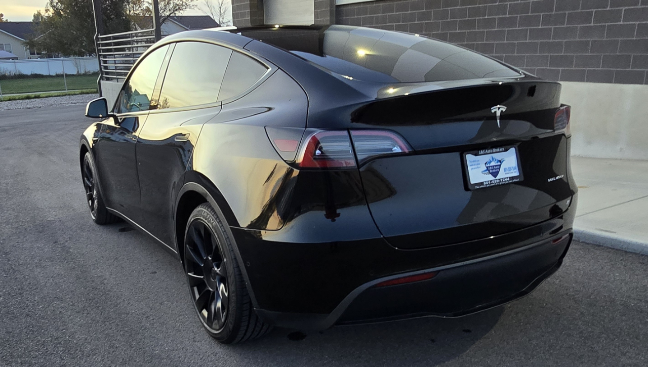 Tesla Model Y Long Range AWD 2022 Tesla Model Y Long Range AWD 2022