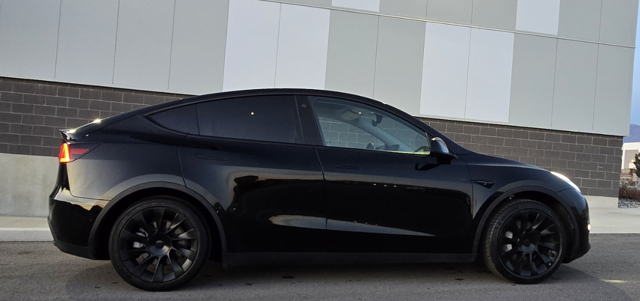 Tesla Model Y Long Range AWD 2022 Tesla Model Y Long Range AWD 2022