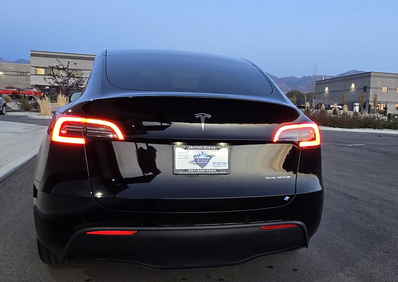 Tesla Model Y Long Range AWD 2022 Tesla Model Y Long Range AWD 2022