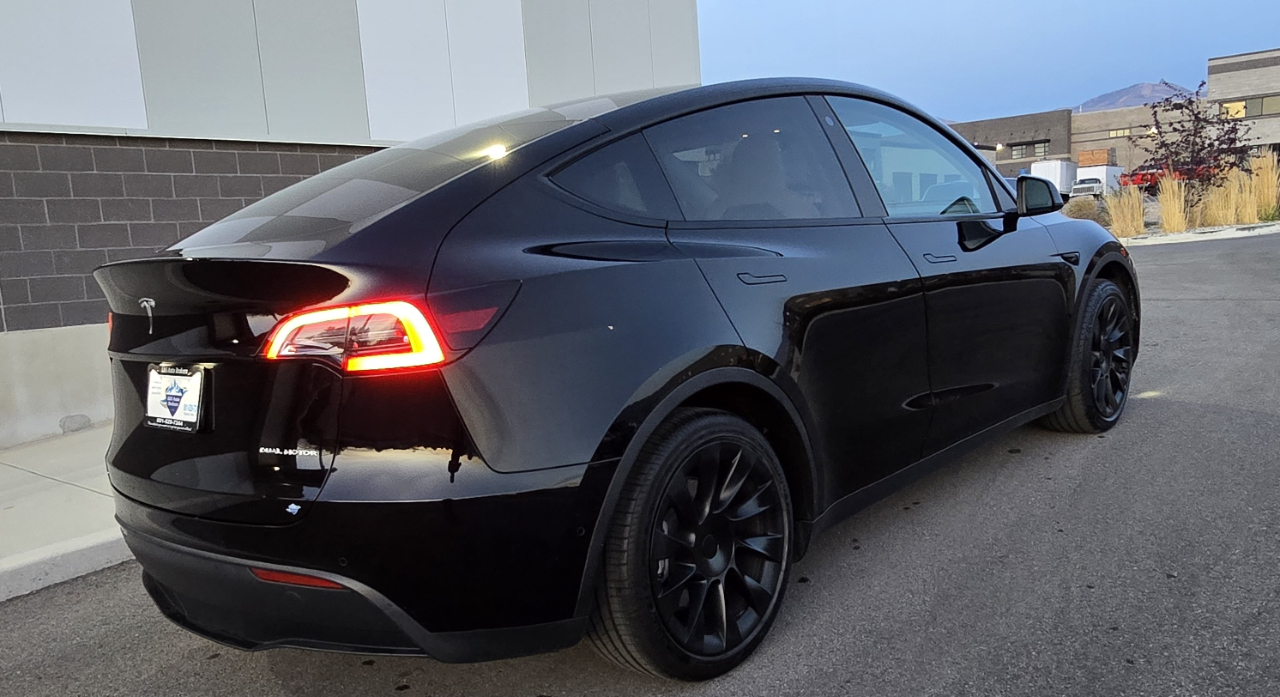 Tesla Model Y Long Range AWD 2022 Tesla Model Y Long Range AWD 2022