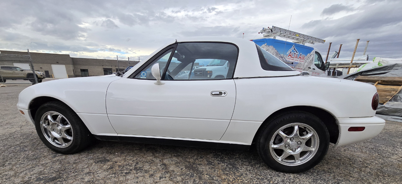 Mazda MX-5 Miata Base 1990