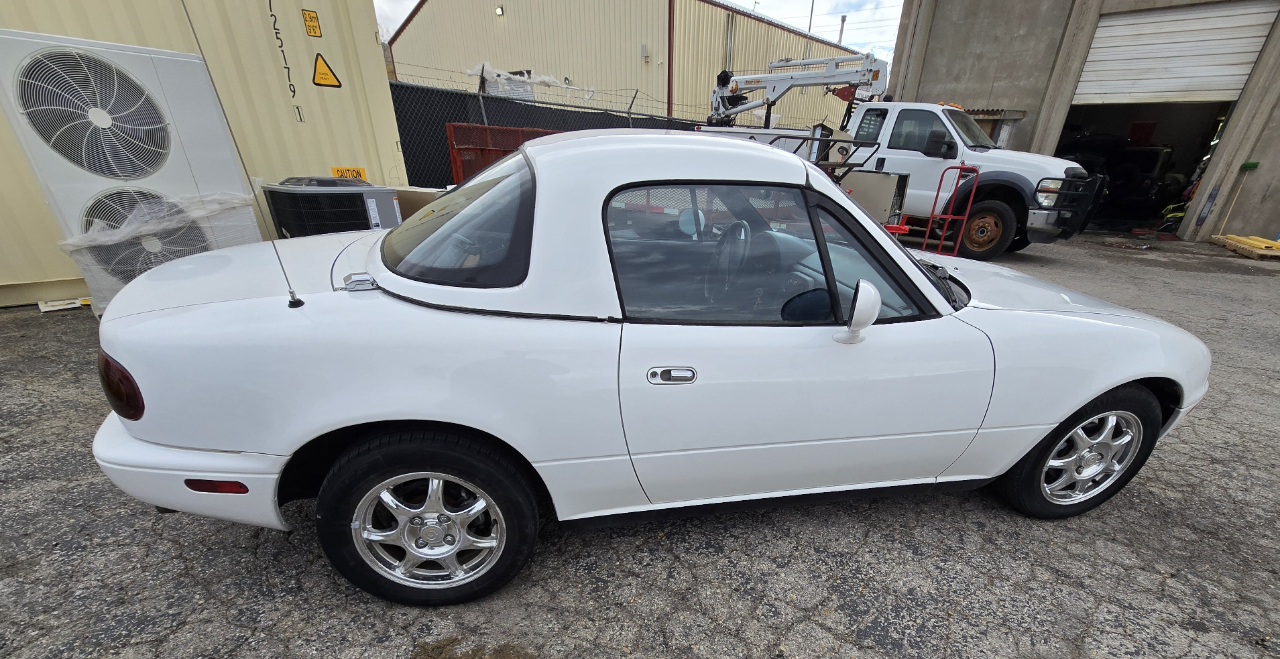 Mazda MX-5 Miata Base 1990