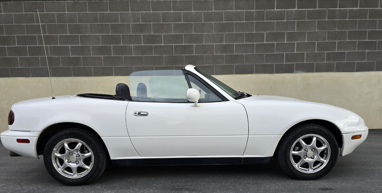 Mazda MX-5 Miata Base 1990